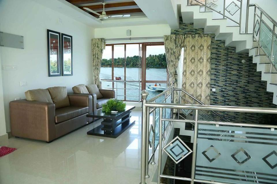 Captains Cabin Backwater Resort Alappuzha Extérieur photo