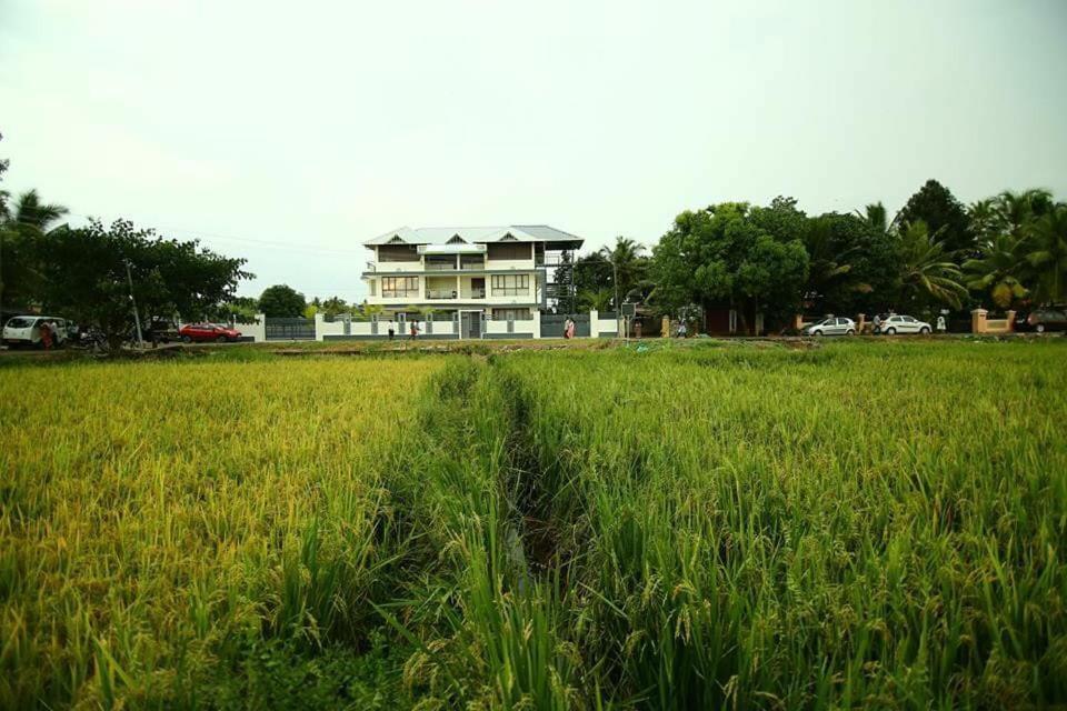 Captains Cabin Backwater Resort Alappuzha Extérieur photo